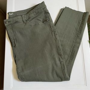 Universal Thread Green Jeans